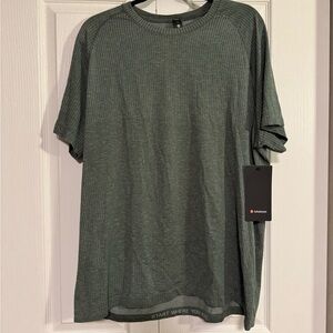 XXL lululemon men’s metal vent tech short sleeve green shirt